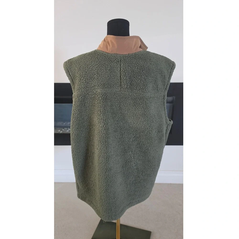 The North Face Mens Royal Arch Sherpa Fleece Vest Military Olive Green XXL